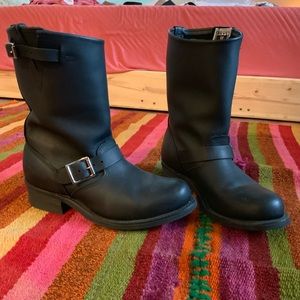Frye engineer boots (black)